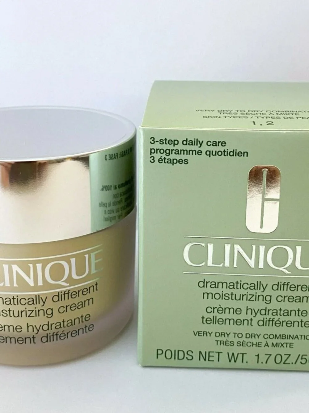 Clinique 3-Step Dramatically Different Moisturizing + Hydrating Face Cream - Picture 3 of 4